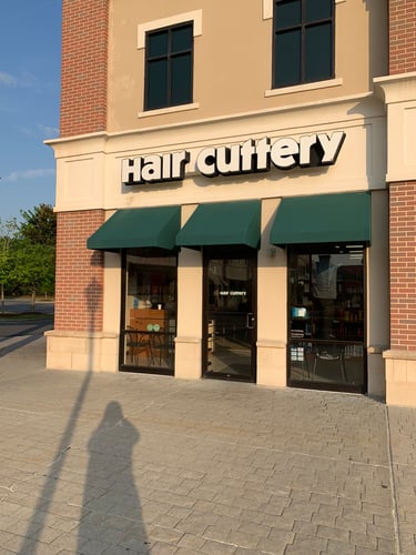 The front entrance of Hair Cuttery at Red Mill Commons.