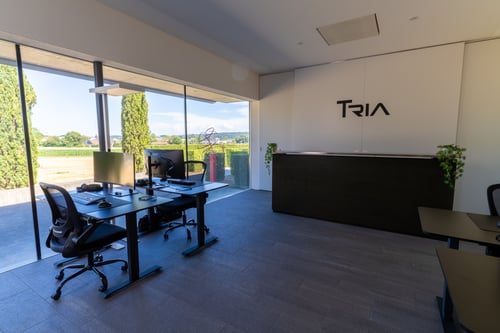Helles, modernes Büro von TRIA mit grosszügigen Arbeitsplätzen, zeitgemässer Ausstattung und einer angenehmen Atmosphäre für konzentriertes Arbeiten und persönliche Zusammenarbeit.