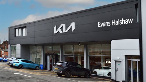 Evans Halshaw Kia Stourbridge Dealership Exterior Front