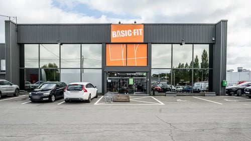 Basic-Fit Namur Naninne Rue Pieds d’Alouette 24/7 - front club outside