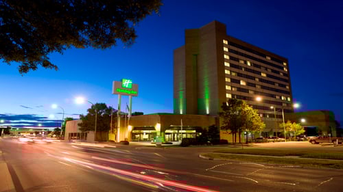 Holiday Inn Winnipeg South is 10 minutes to downtown Winnipeg