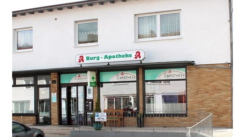 Aussenansicht der Burg-Apotheke