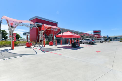 Tommy's Express Car Wash in Venice, Florida