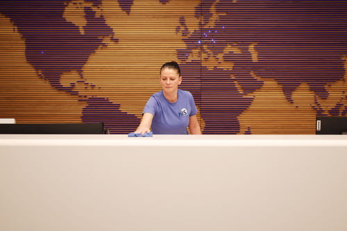 Unterhaltsreinigung Haus- und Industrie-Service AG