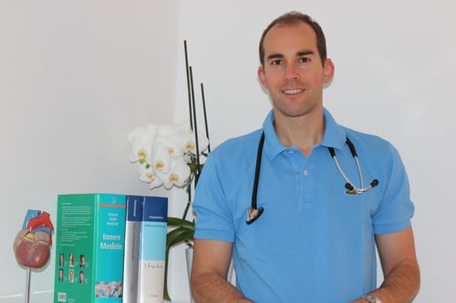 Dr. Nikolas Linasi