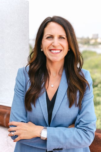 Leslie Muehlheuser Headshot Image