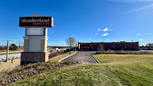 Woodbury Slumberland Furniture entrance