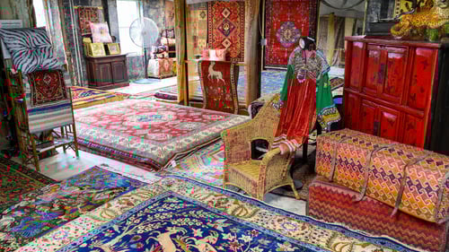 Carpetbeggars Hand Knotted Rugs offers hundreds of hand knotted rugs within a 3 story warehouse just outside of Baltimore Md. in Reisterstown.  Choose from one of a kind Persian Rugs, Pictorial Rugs, Oushak Rugs, Tribal Rugs, Runners and much more. Our customers come from Maryland, Virginia and Washington DC. to see this unusual collection of rugs.