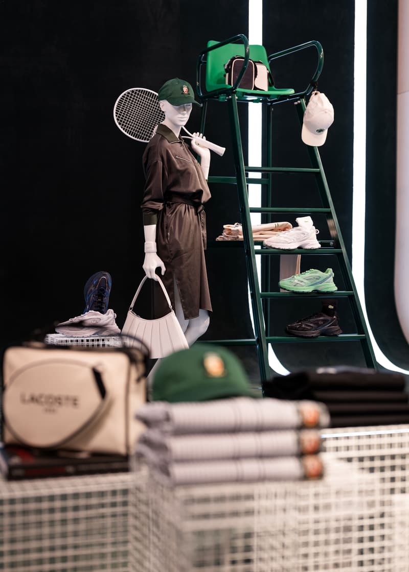 Close Up - Store