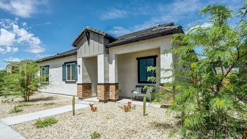 Property exterior at Avilla Vista Norte in Phoenix, AZ 85087