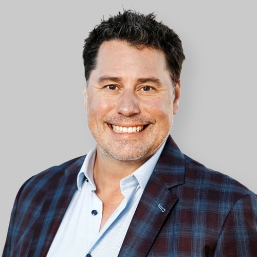 Headshot of Adrian F. Schulz, a wealth advisor at Chase
