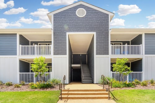 Exterior View at The Colony Apartment Homes in Columbus, MS 39702