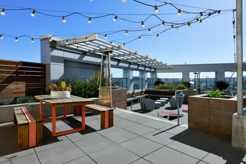 Venn on Market Apartments Rooftop Lounge