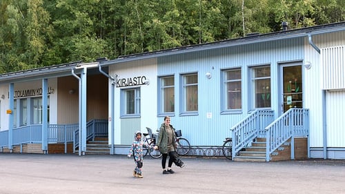 Peltolammin kirjasto ulkoapäin.