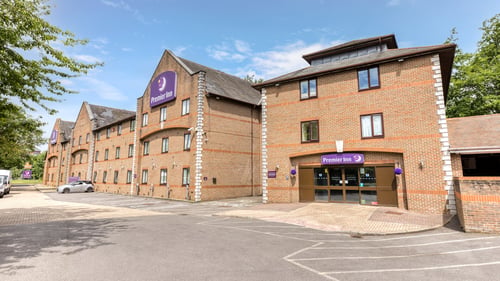 Premier Inn Guildford North (A43) hotel