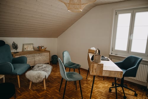 Salle d'accueil et de soins (énergétique/hypnose/nutrition/coaching)