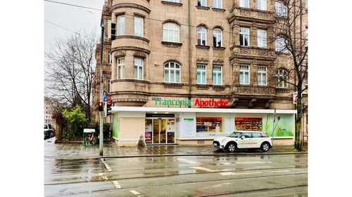 Aussenansicht der Burg-Apotheke
