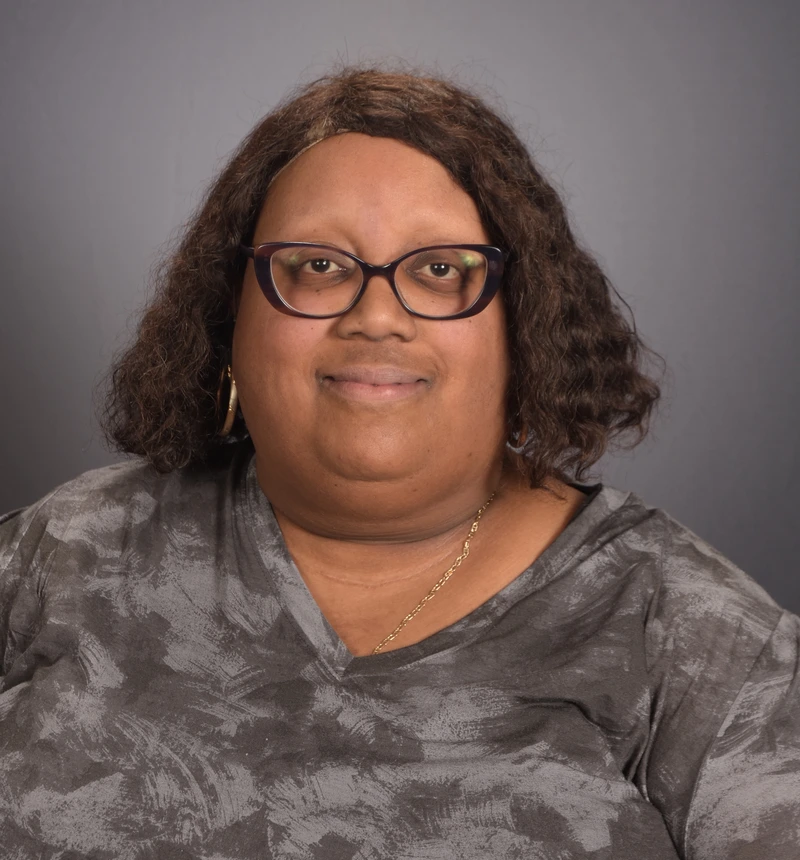 Lynn McEachern headshot