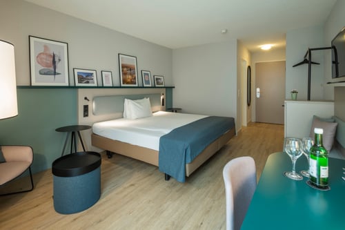 BUSINESS-Zimmer