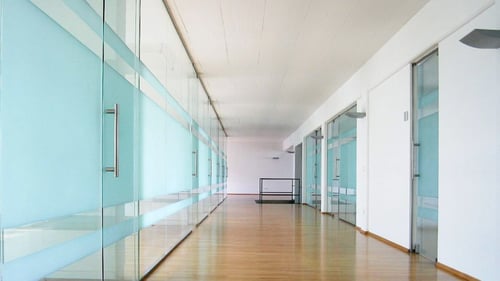 Beispiel Glaswand und Glastür der Glaserei Salzinger in München