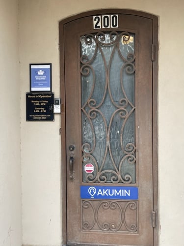 Akumin Clinic entrance