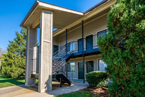 Property Exterior View of Crestview at Louisville Apartments