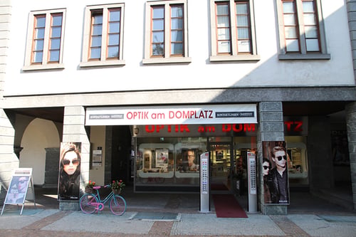 Optik am Domplatz in Klagenfurt am Wörthersee