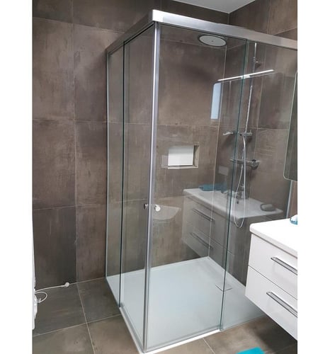 Badezimmer mit Duschkabine -  Glaserei Kitz - Der Glasspezialist Inh. Oliver Pogatschnig - 9020 Klagenfurt am Wörthersee