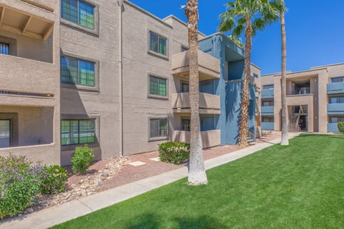 Building Exterior at Peak at Oro Valley Apartments in Oro Valley, AZ 85704