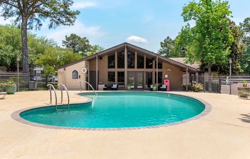 Resort-Style Pool & Sundeck at Lakeshore Landing in Ridgeland, MS