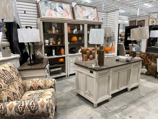 Images Woodstock Furniture & Matrress Outlet