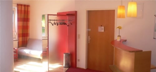 Prim. Dr. Franz Menschik in Mistelbach