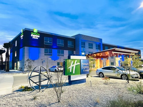Welcome to Holiday Inn Express & Suites Blythe!