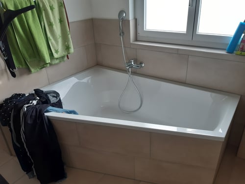 Wanne defekt, muss ausgewechselt werden