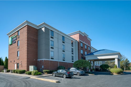 Welcome to our Holiday Inn Express & Suites Columbus Airport hotel