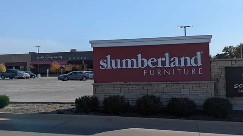 Cedar Falls Slumberland Furniture street sign