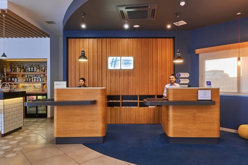 Holiday Inn Express Front Desk