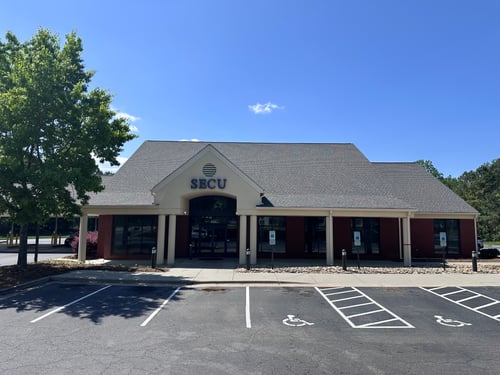 Outside view of the State Employees' Credit Union Gastonia-Union road branch